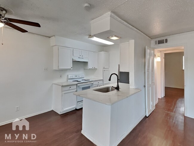 Building Photo - 3624 Parkridge Dr