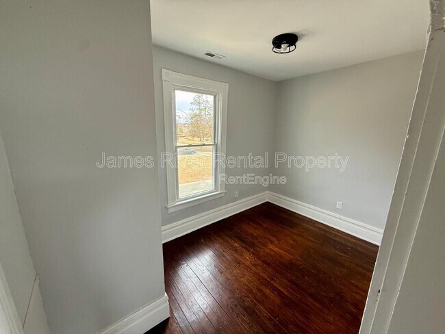 Building Photo - 317 Grove St