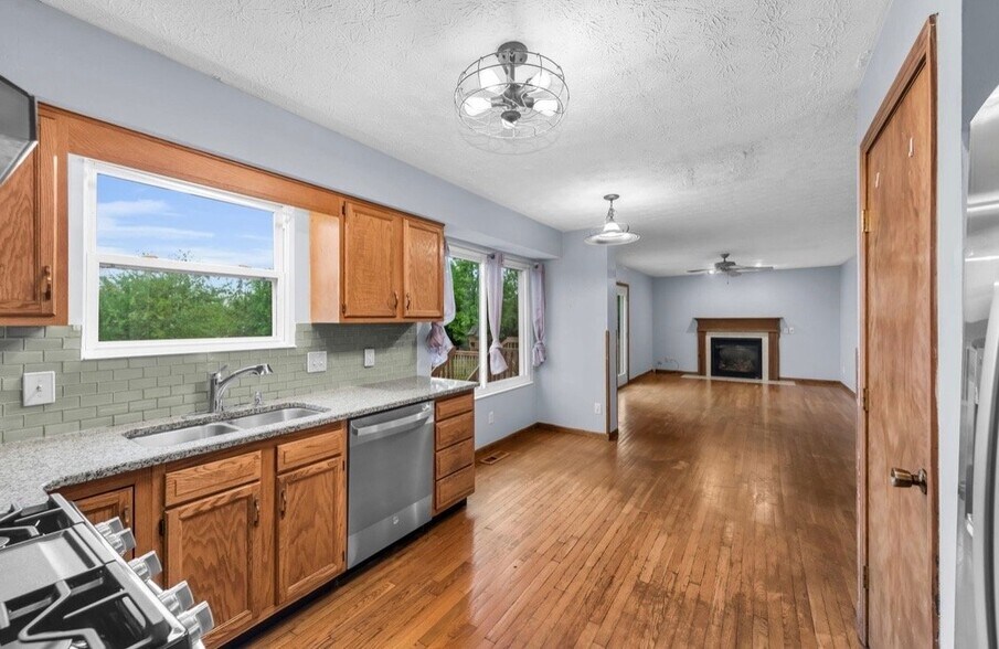 Building Photo - 4335 Shandon Dr