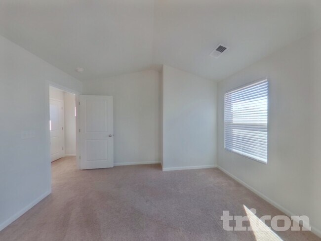 Building Photo - 177 Braxton Dr