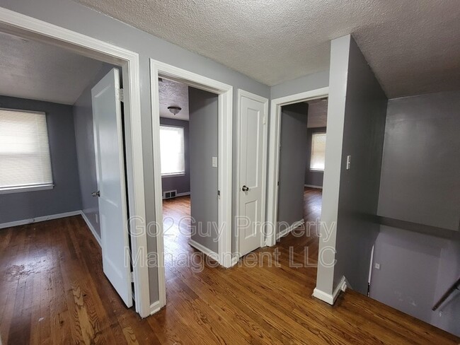 Building Photo - 2111 Ewald Cir