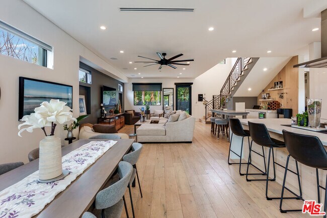 Building Photo - 18589 Linnet St