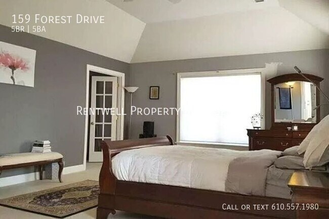 Building Photo - 159 Forest Dr