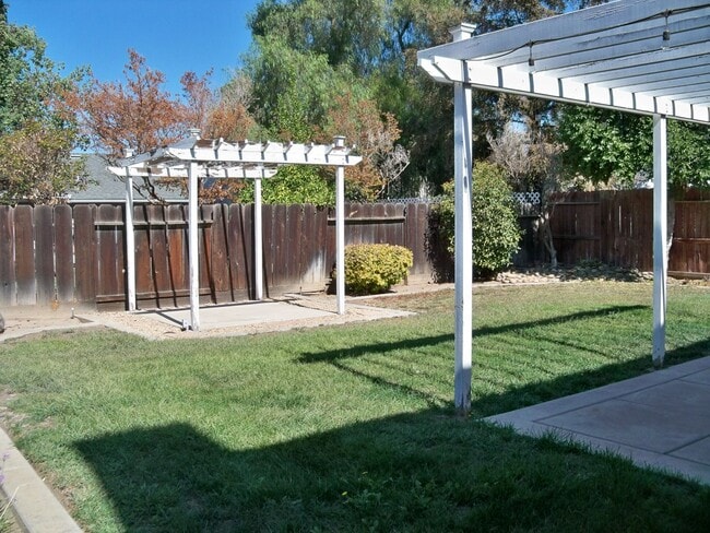 Building Photo - 501 Ramsey Dr