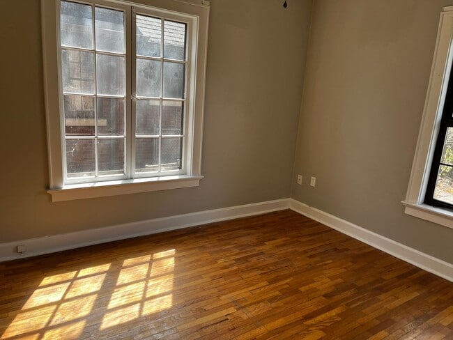 Building Photo - Don't Miss Out!