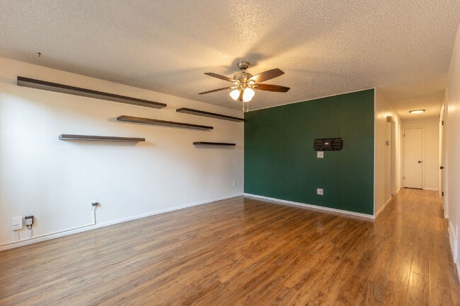 Building Photo - 926 Yeager Pl