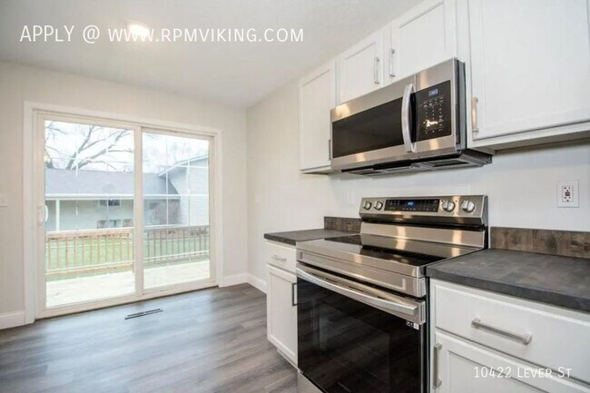 Building Photo - 3br 2ba 1cg ~ Security Deposit Free Altern...