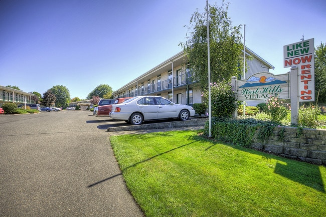 Building Photo - West Hills Village