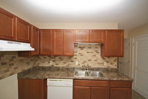 Building Photo - Southview Plaza Townhomes