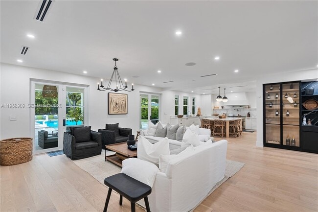 Building Photo - 9301 SW 93rd Ave