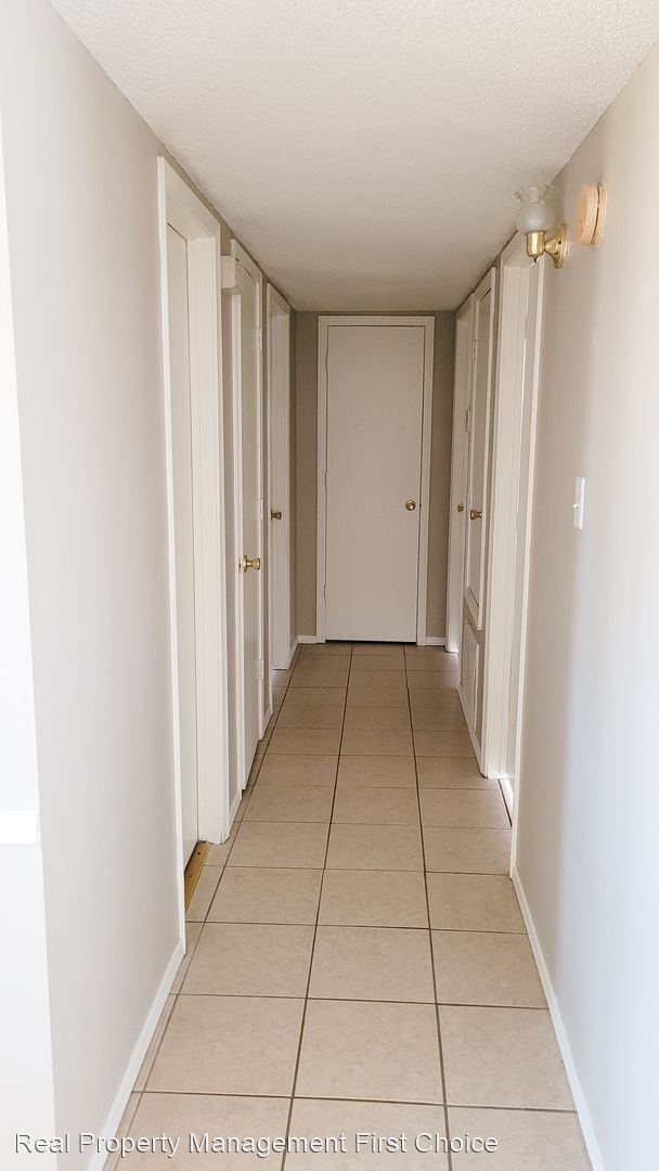 Building Photo - 3 br, 1 bath House - 1805 Cherrybark Bend