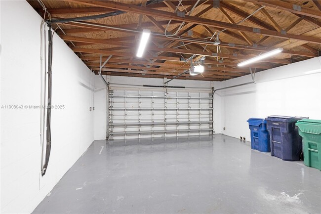 Building Photo - 16412 SW 74th Ct