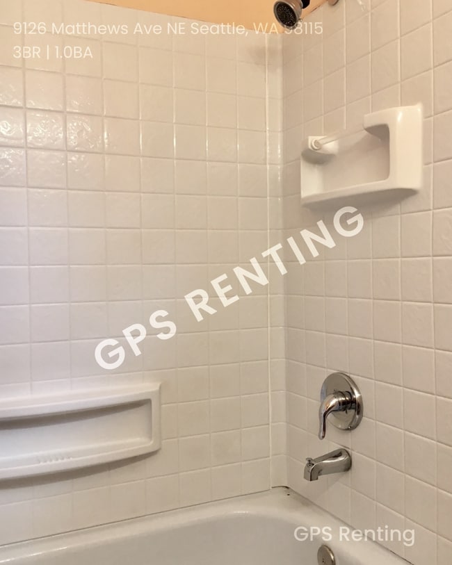 Building Photo - Matthews Beach 3 bd Available now!