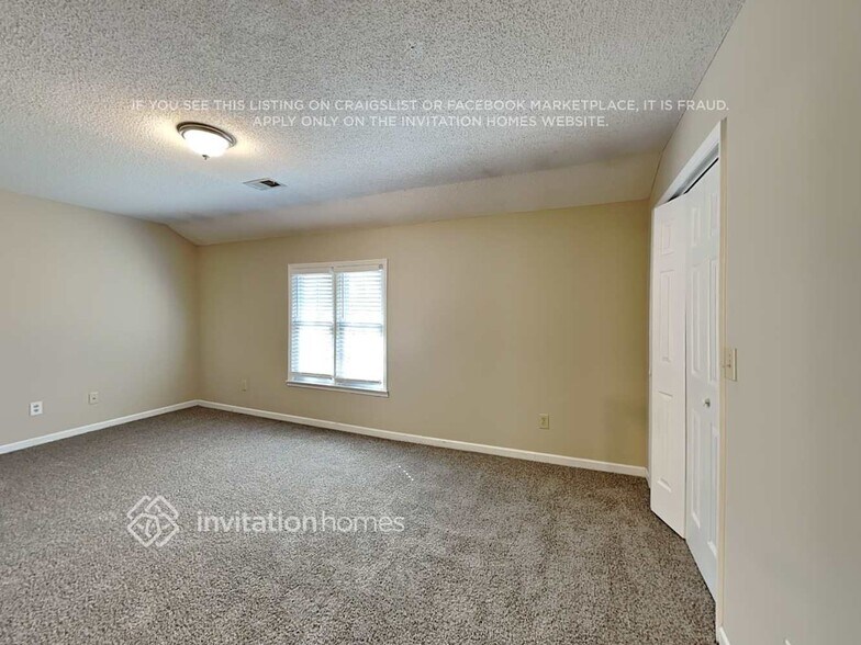 Building Photo - 373 Golfcrest Dr SE