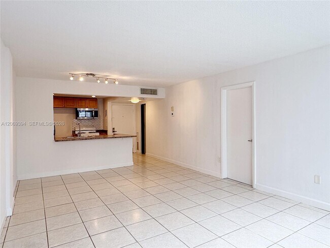 Building Photo - 2175 NE 170th St