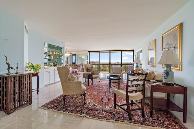 Building Photo - 1900 Consulate Pl