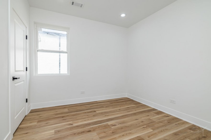Building Photo - 6328 S Evans Ave