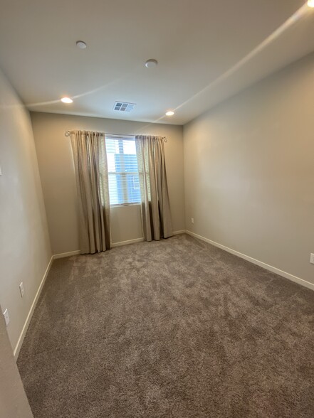 Building Photo - 11298 Cactus Tower Ave