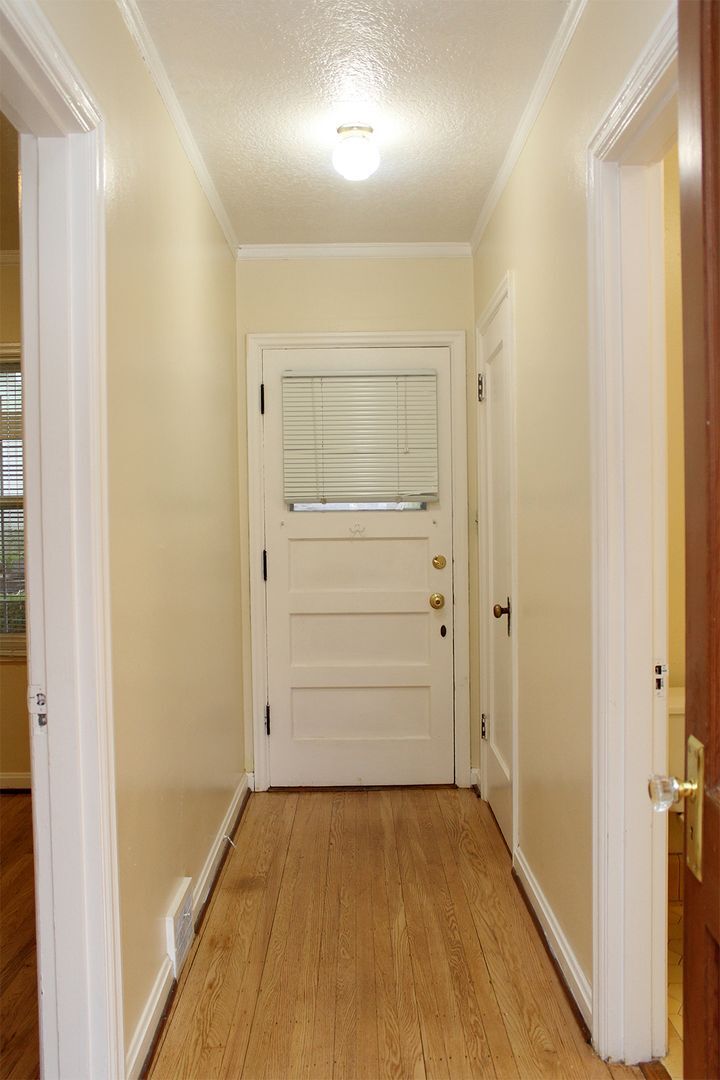 Building Photo - 2356-2366 SW Cactus Dr