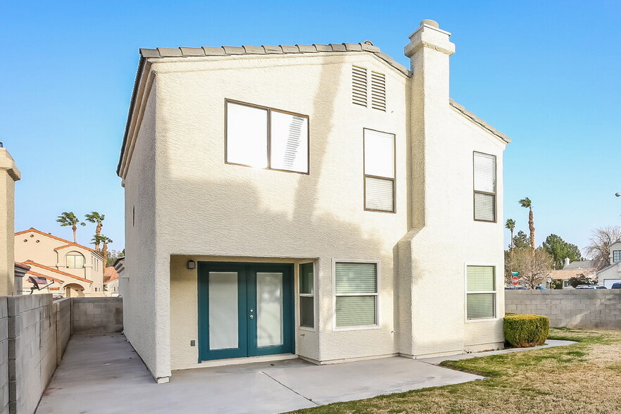 Building Photo - 2010 Waverly Cir