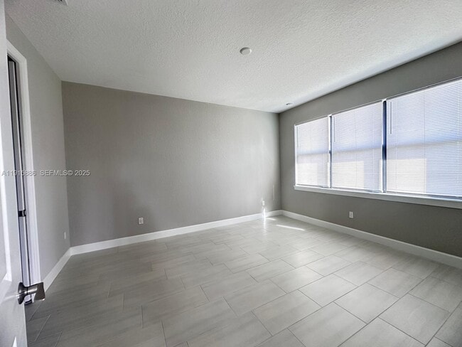 Building Photo - 4016 Basket Oak Cir