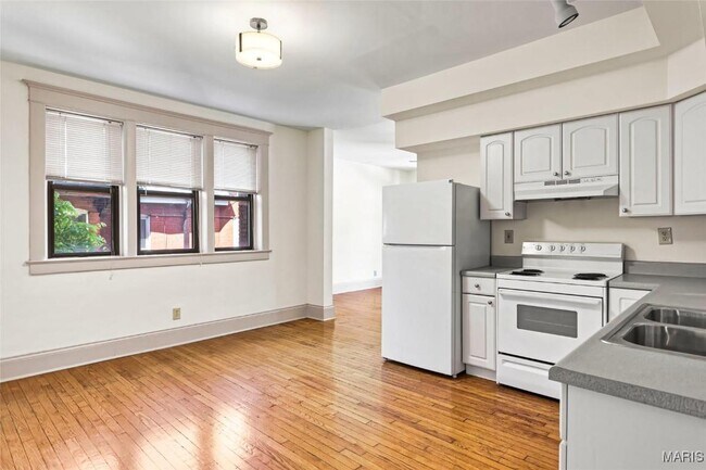 Building Photo - 3654 Shaw Blvd