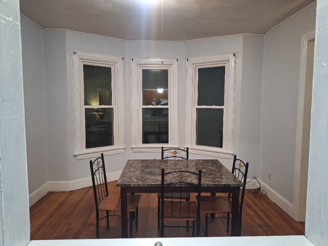 Building Photo - 10 Euclid Ave