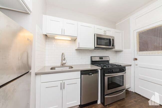 Building Photo - 1357 W Touhy Ave