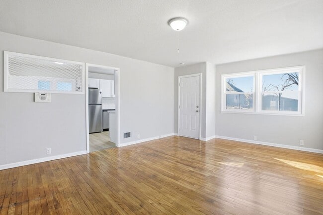 Building Photo - Spacious 3-Bed Home with Finished Basement and Extra Room