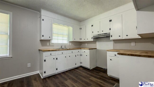 Building Photo - 1109 E Macree Terrace