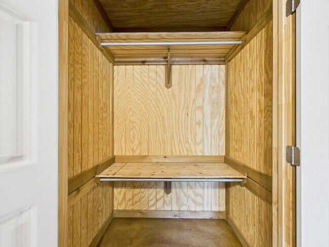 Building Photo - 5822 Leonard Rd