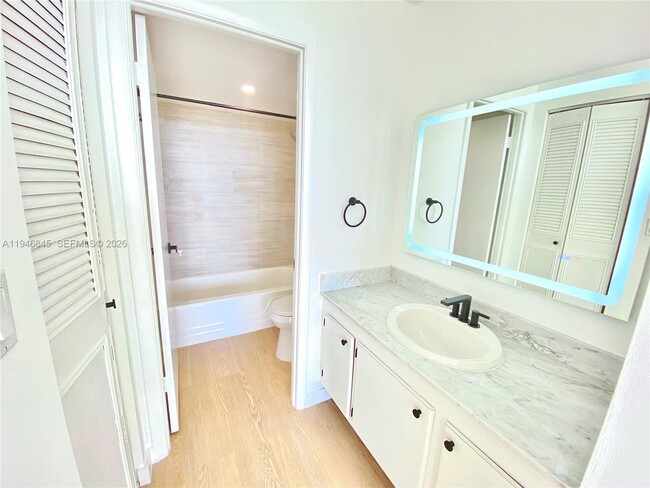 Building Photo - 1200 NE Miami Gardens Dr