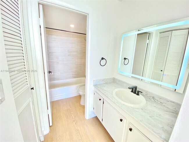 Building Photo - 1200 NE Miami Gardens Dr