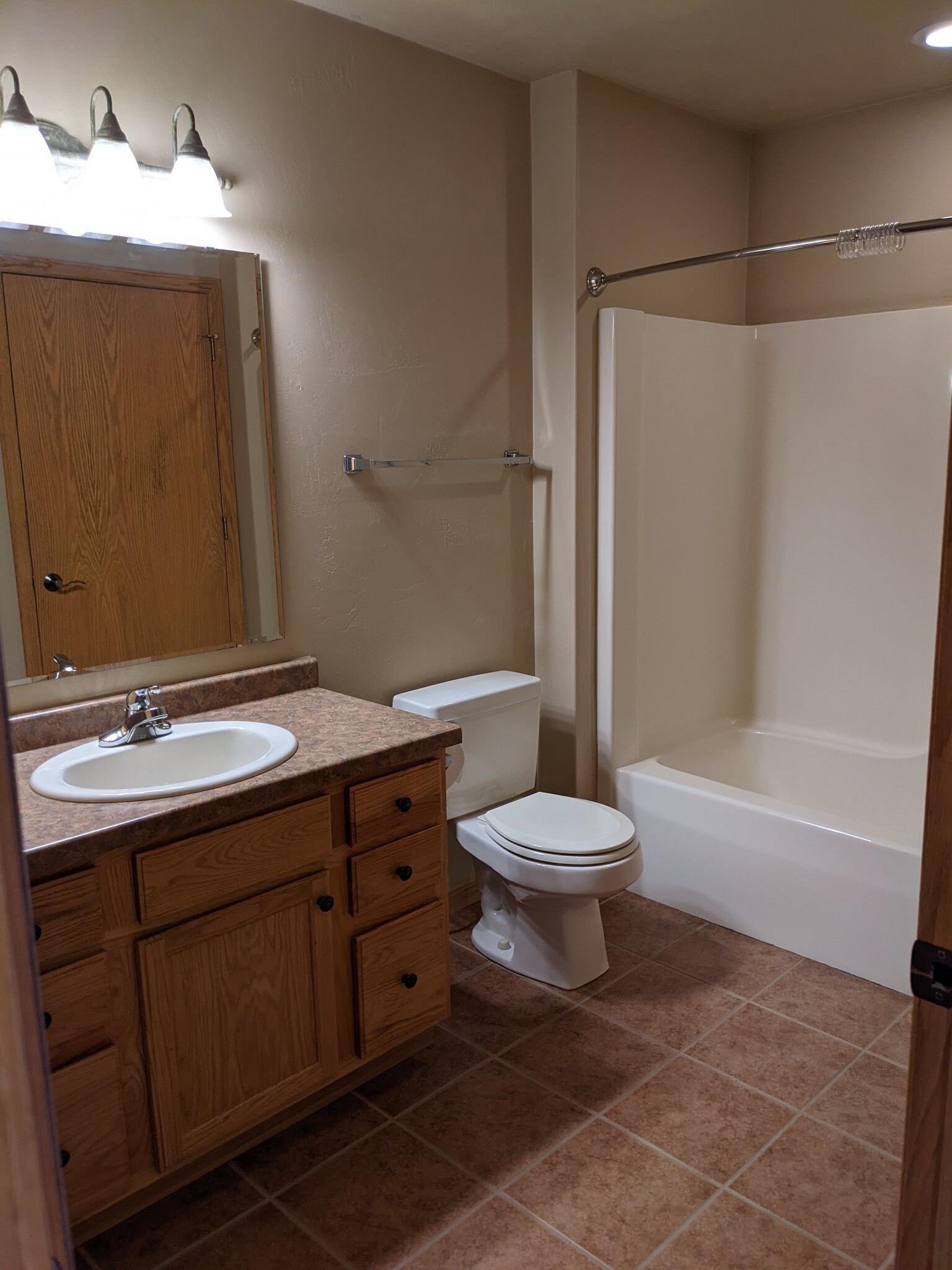Up Bath - 5335 Brookview Dr