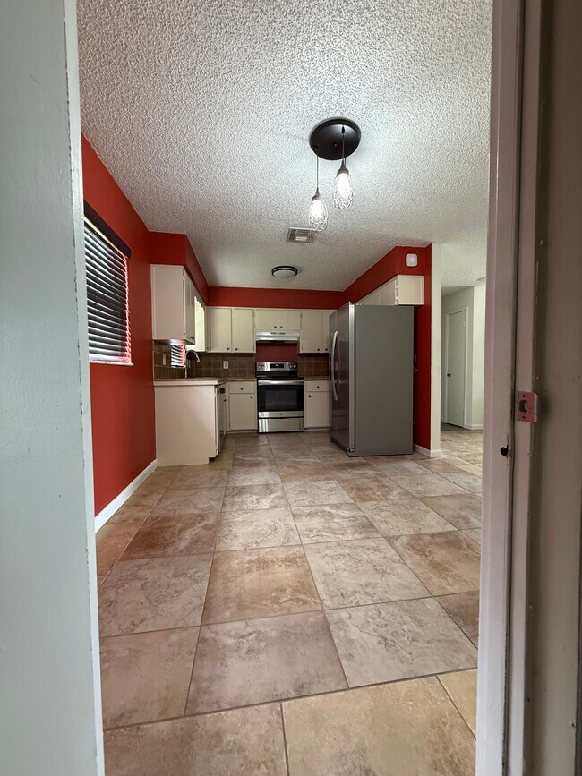 Building Photo - GI House