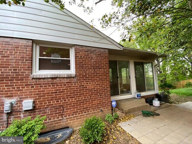 Building Photo - 809 N Ashton St