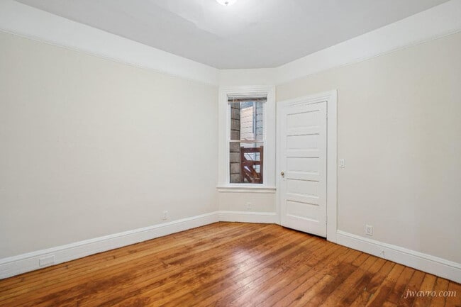 Building Photo - 629 Capp St