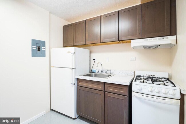 Building Photo - DC Studio Near Logan and DuPont Circle