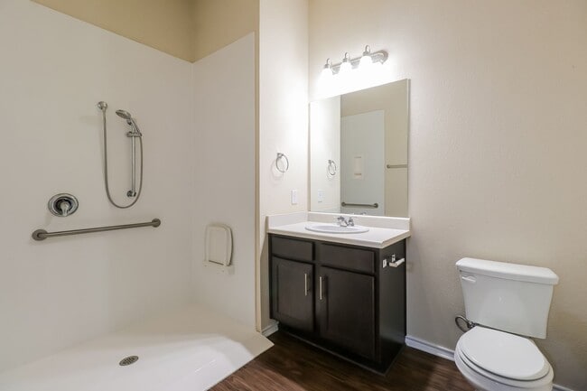 Building Photo - Amazing Austin condo!