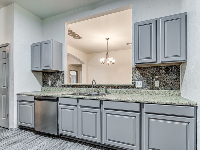 Building Photo - Updated Home + Deer Creek Schools + 3 bedr...