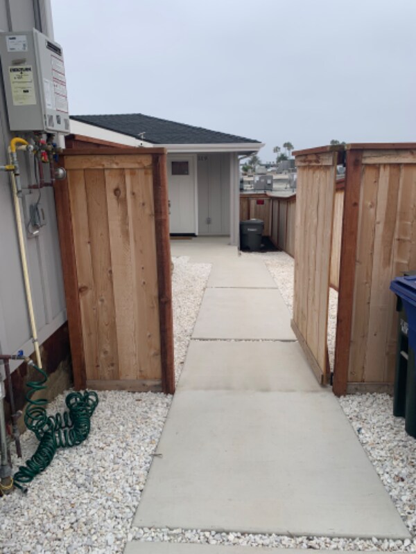 Building Photo - 119 S Rios Ave