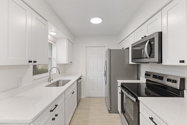 Building Photo - 102 Cricket Hollow Ln