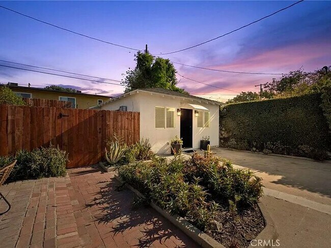 Primary Photo - BRAND NEW 1BR + 1BA ADU / IN UNIT LAUNDRY ...