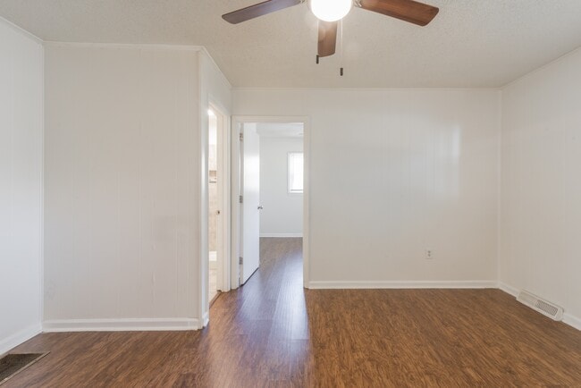 Building Photo - 1024 Houston St