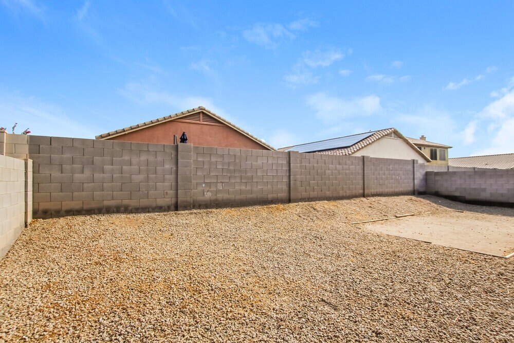Building Photo - 15248 W Port Royale Ln
