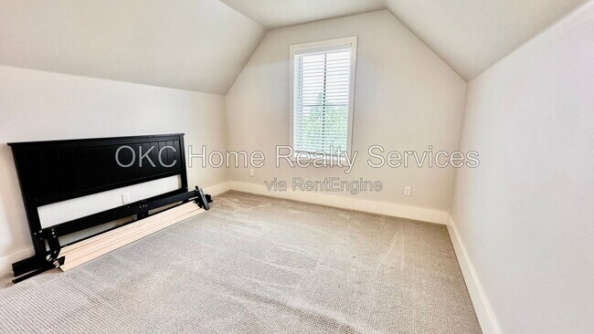 Building Photo - 941 Pedalers Ln