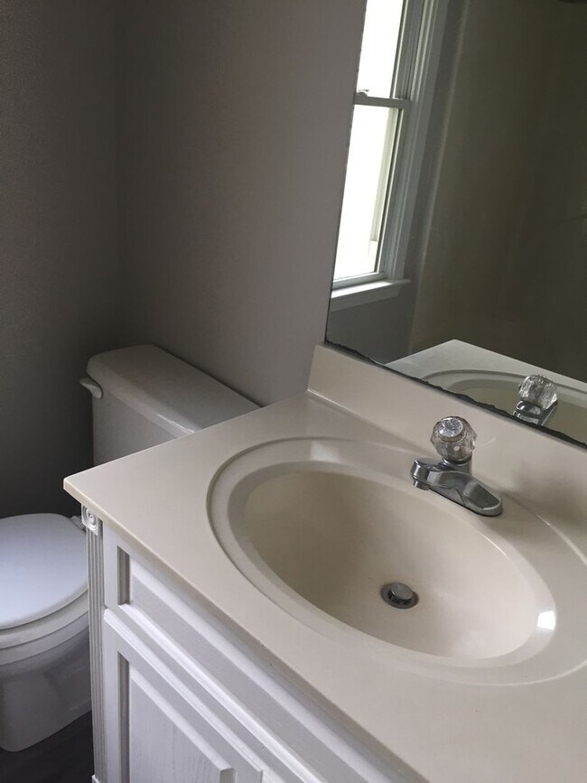 Building Photo - 3 Bedroom 2 bath - Gold Hill, NC Area