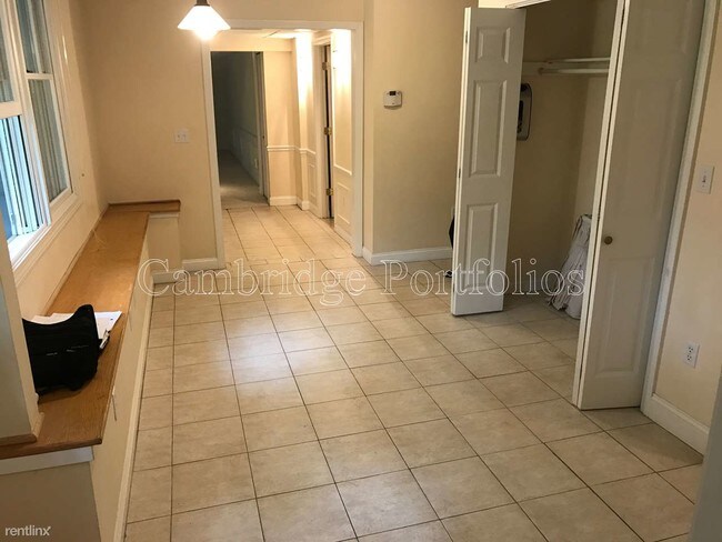 Building Photo - 320 Waltham St