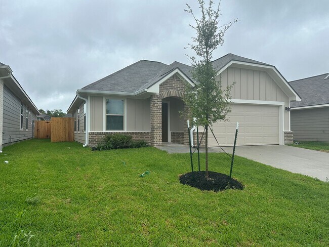 Building Photo - Bryan - 3 bedroom - 2 bath - 2 car garage - fenced in back yard - Brand New House - very new to B...