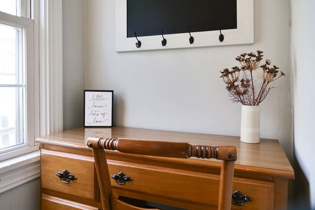 Building Photo - 367 S Rocky River Dr